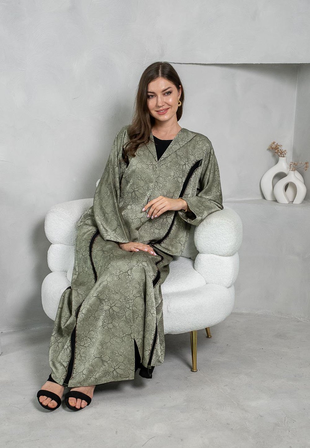 Victory Kuwaiti Crepe Abaya
